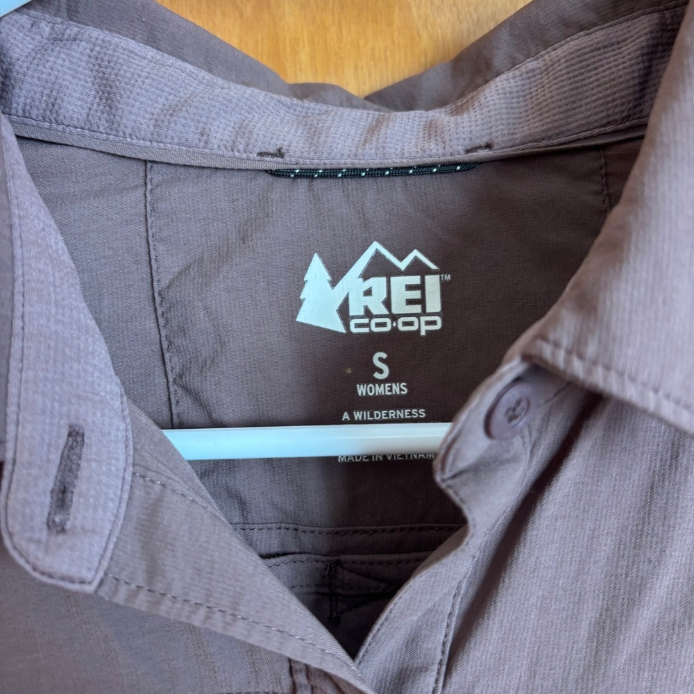 REI Co-op A Wilderness Women's Button Up Long Sleeve Shirt Hiking Travel - Picture 2 of 8